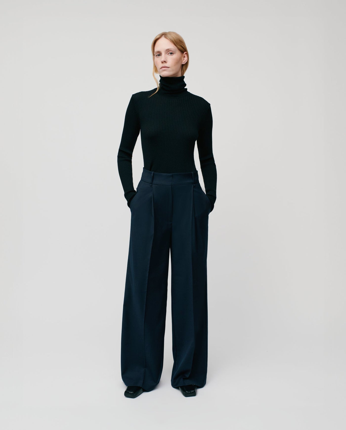 PRESCILLIA Trousers